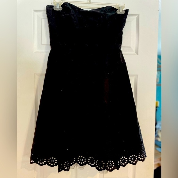 Shoshanna Dresses & Skirts - SHOSHANNA black strapless eyelet dress